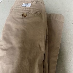 Free Shipping!! Practically New Vineyard Vines Boys khakis size 10